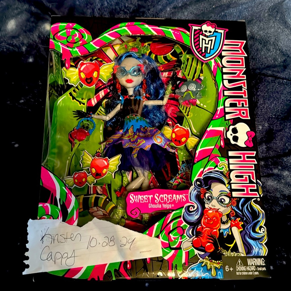 Sweet screams Ghoulia